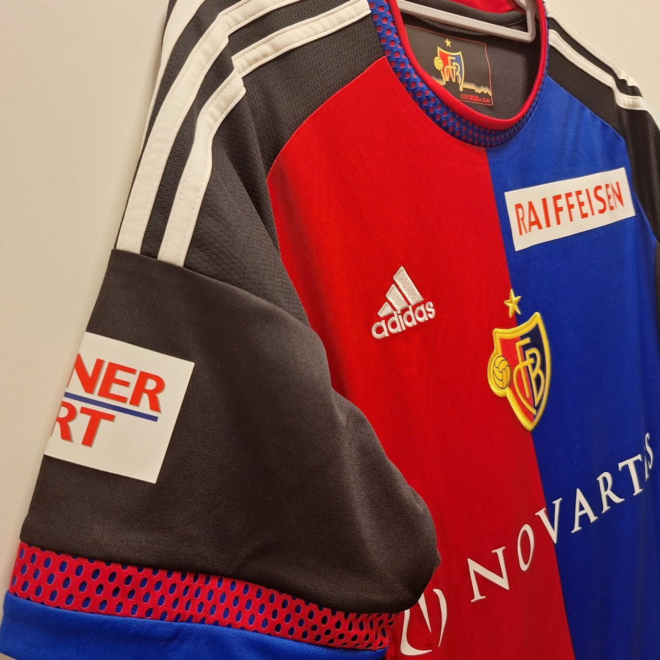 Maillots de corps & Pantalons: Adidas Fc Basel 2016 MasterCup edition M – D'occasion à Bellinzona par LA-ropa-de-Juan 3