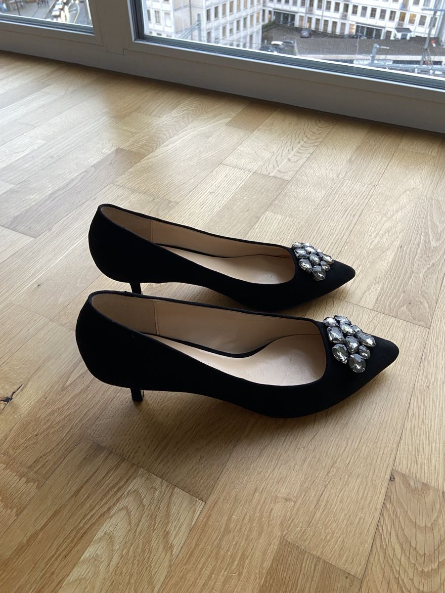 Scarpe da donna: Bata Kitten Heels 👠  – Usato da Fribourg venduto da DayaneH. 1