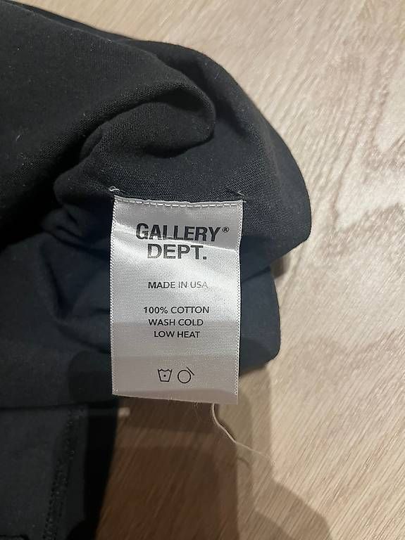 T-shirt: GALLERY DEPARTMENT TSHIRT  – Usato da Mendrisio venduto da yus_gtq7 1