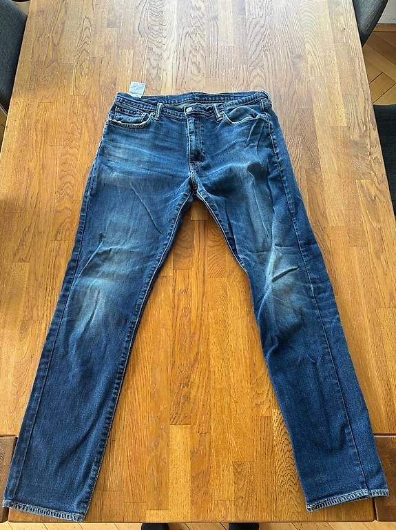 Levi's Jeans: Levi's Jeans W33 L32  Männer – Nuovo (secondo la descrizione) da Zürich venduto da Bilgolagirl
