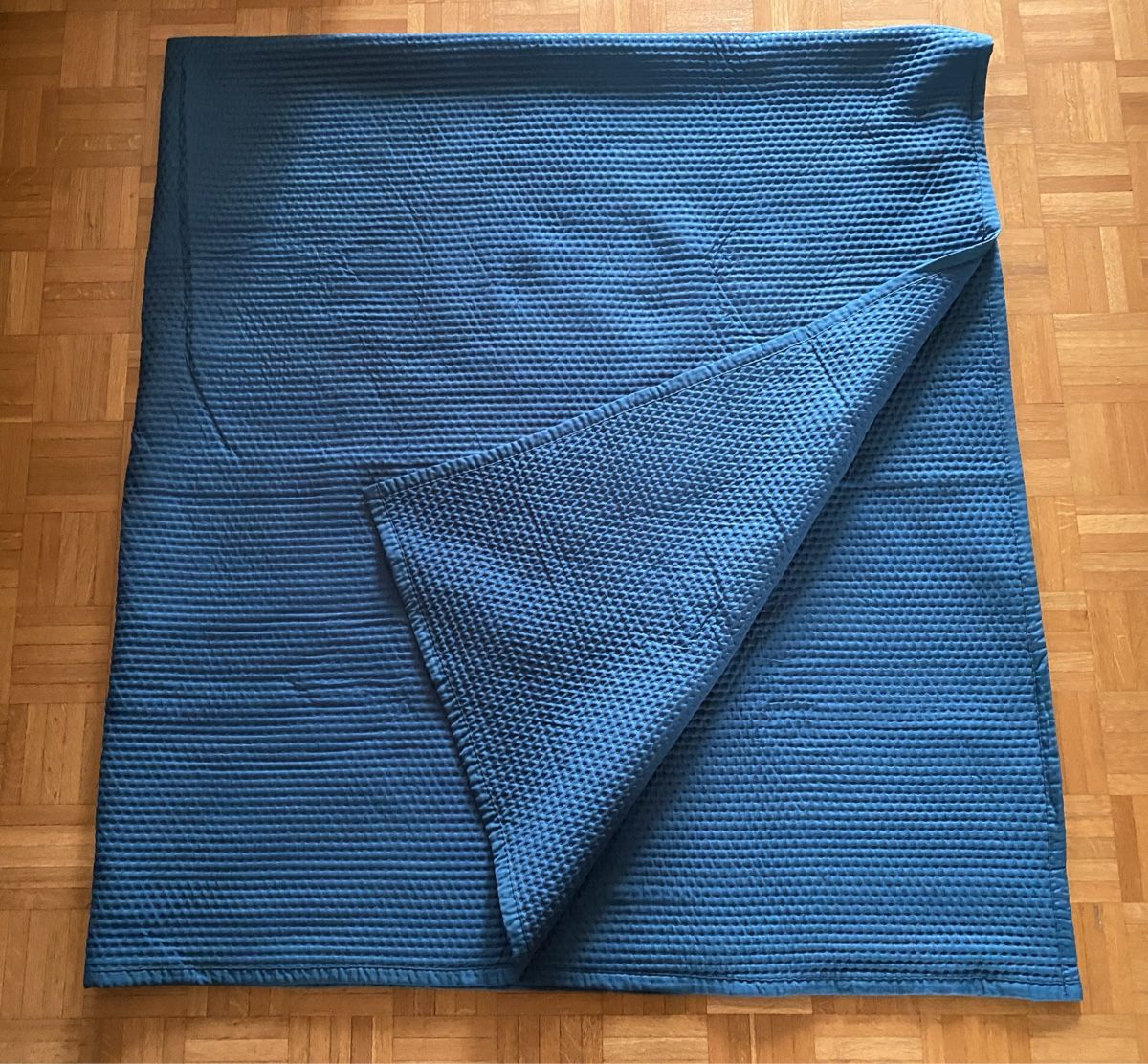 Conforama Couvertures: Couvre lit 240x220 cm, bleu – D'occasion à Bussigny par cac_q2c6