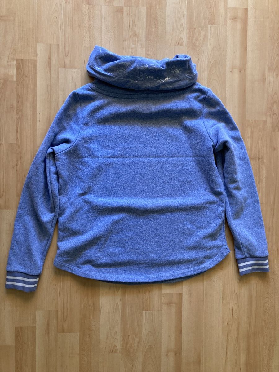 Cecil Pulls & Sweat-shirts: hellblauer Pullover von Cecil mit breitem Kragen – D'occasion à Bönigen par Amsoldingen02 1