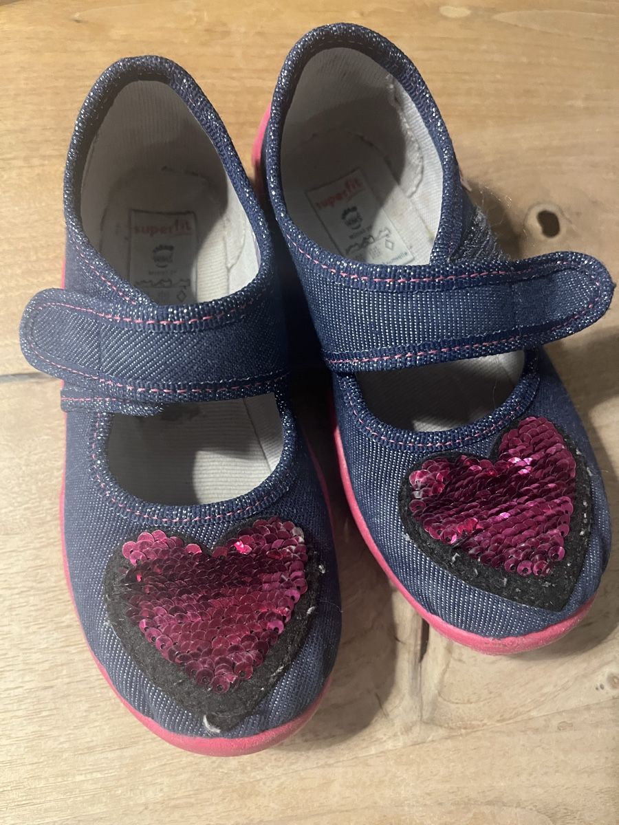 Superfit Scarpe per ragazze: Superfit Mädchen Hausschuhe Gr. 25 Schuhe – Usato da Zürich venduto da Rusdi