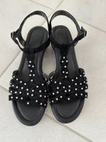 Hübsche schwarze Damensandalen (Gr. 40)
