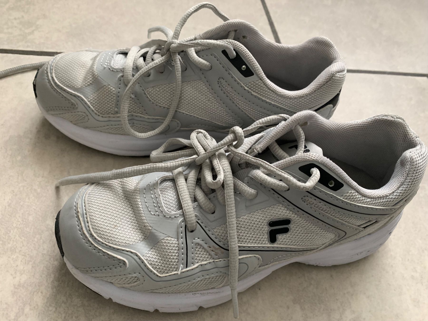 Fila Herrenschuhe: Fila Laufschuhe Gr. 36 – Gebraucht aus Ettingen von evs_6w9m