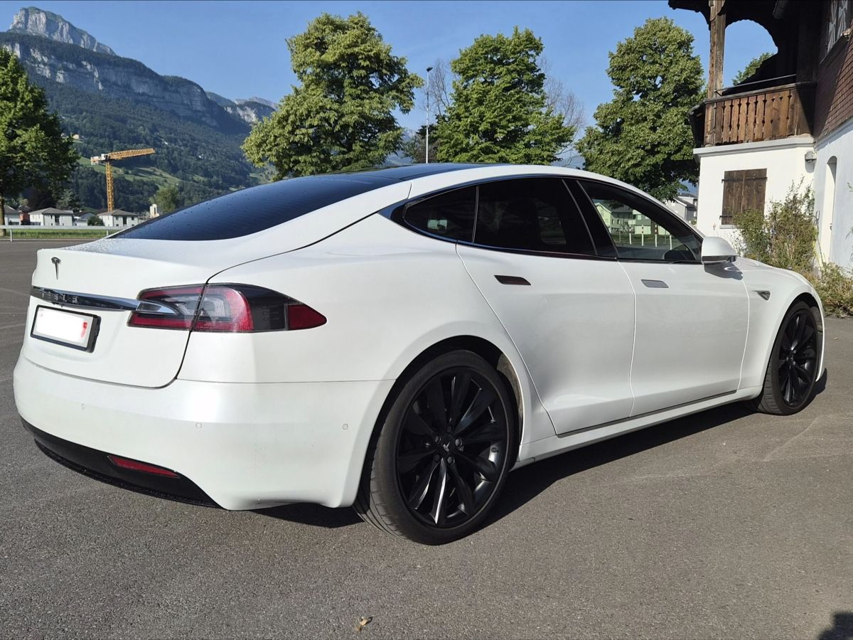 Tesla Autos: Tesla Model S 90D Free SuperCharging – Gebraucht aus Brunnen von Alfa 3
