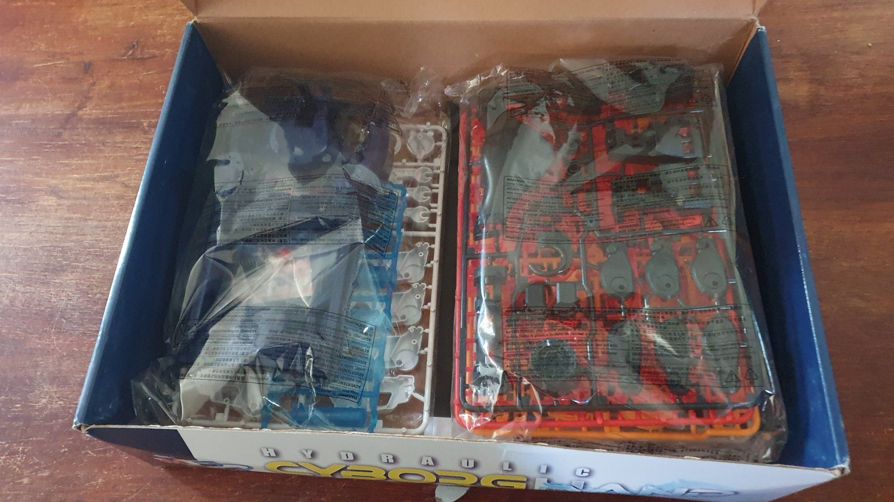 Baukästen: Main de cyborg – Neu und originalverpackt aus Châtonnaye von Kojak120 1