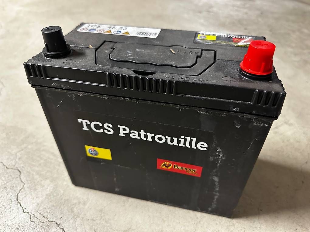 Batterie: Batterie 12v 45Ah 390A – Usato da Fribourg venduto da bmz3 1