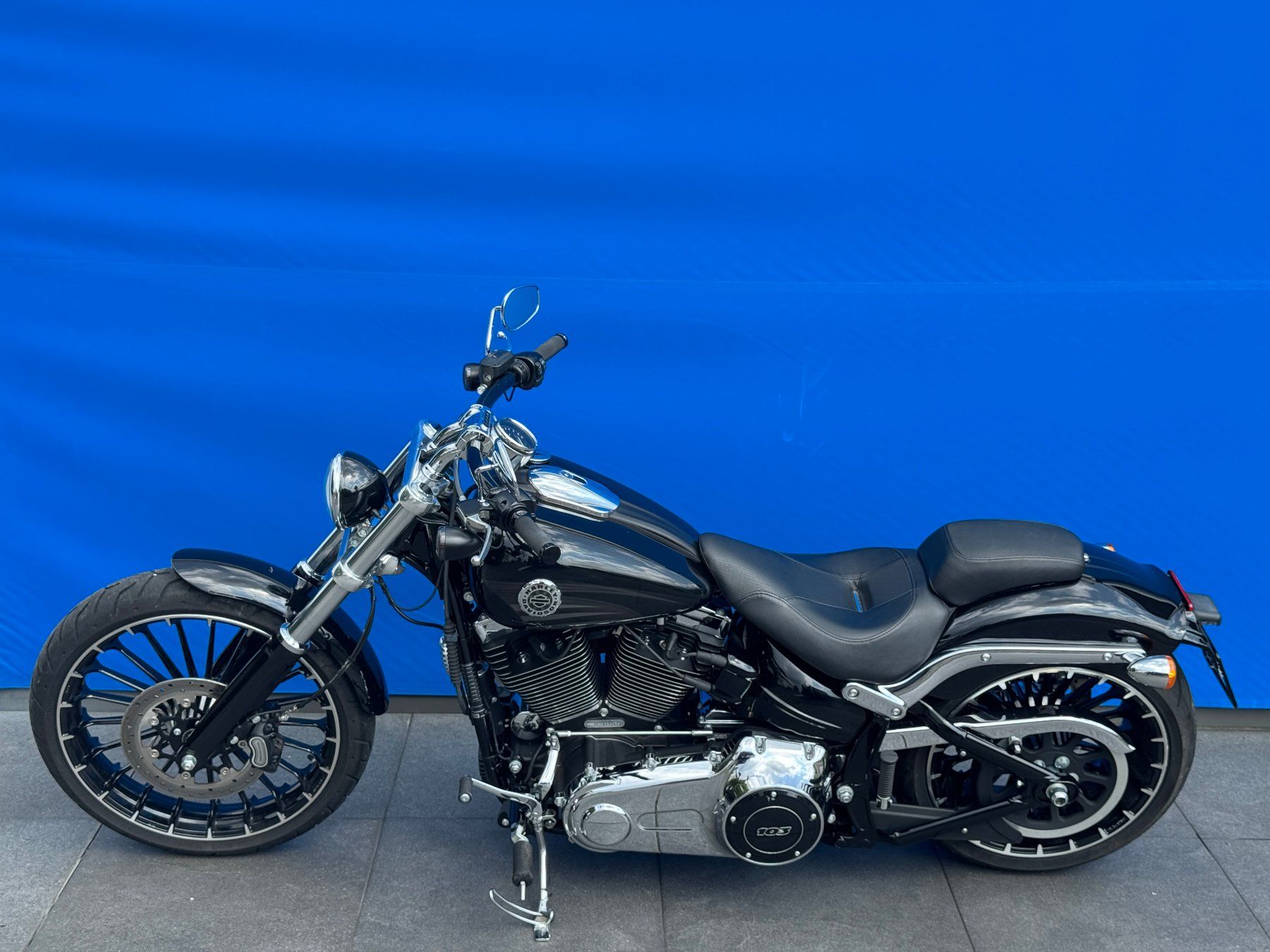 Harley-Davidson Chopper: HARLEY-DAVIDSON FXSB Breakout 103 ABS, 35 KW, Keyless – Gebraucht aus Escholzmatt von Wikinger11 9