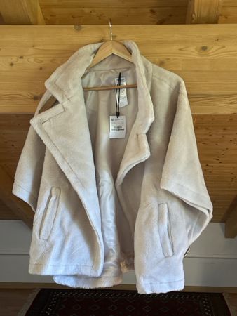 Manteau en peluche beige taille M neuf avec étiquette