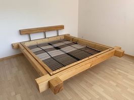 Bett aus Massivholz, Einzelanfertigung, 160x200cm