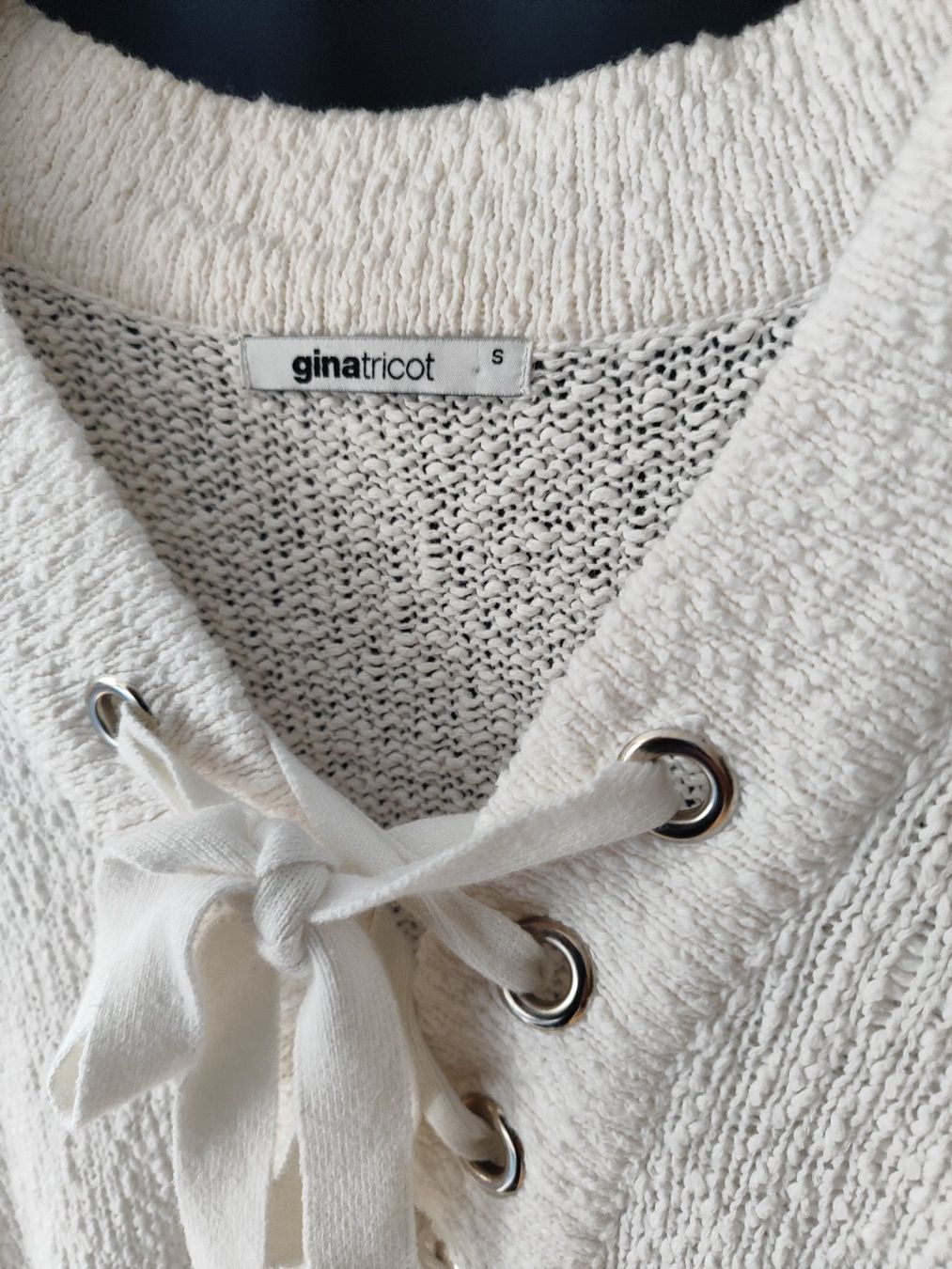 Maglioni & Felpe: Wunderschöner weisser Pullover Ginatricot Gr. S – Usato da Seon venduto da Mandes1 2
