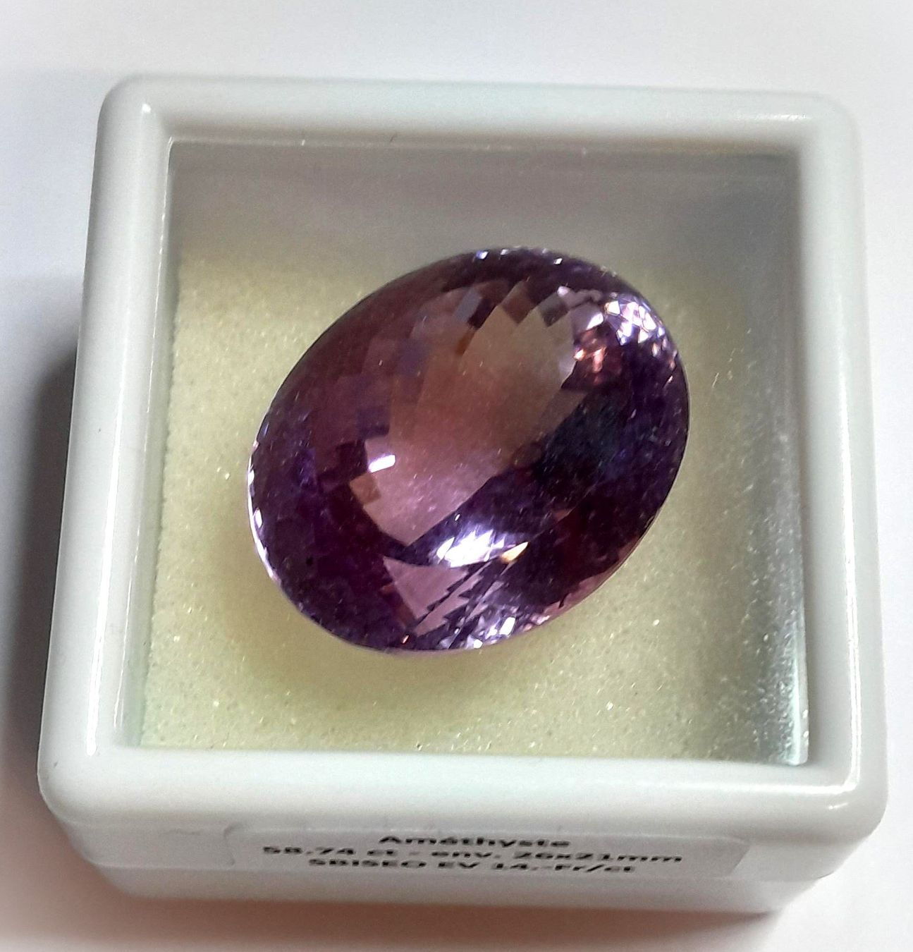 Pietre preziose: Améthyste ovale 58.74 ct - Valeur 823.- Fr – Nuovo (secondo la descrizione) da Grimisuat venduto da Valgem