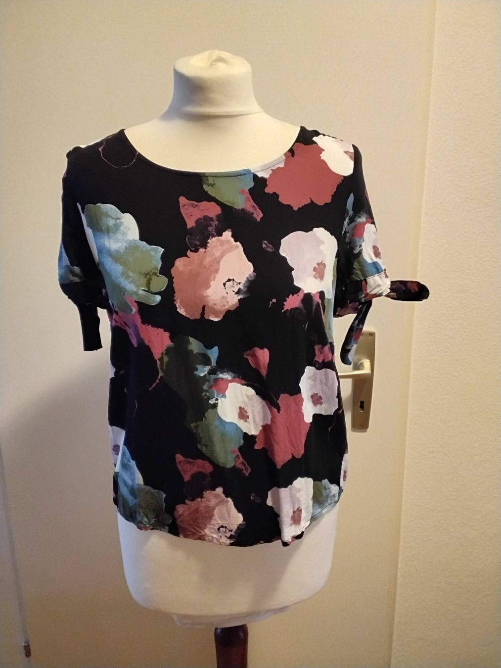 C&A Camicette: Jolie blouse à fleurs, taille S – Nuovo (secondo la descrizione) da chêne-bourg venduto da patty190