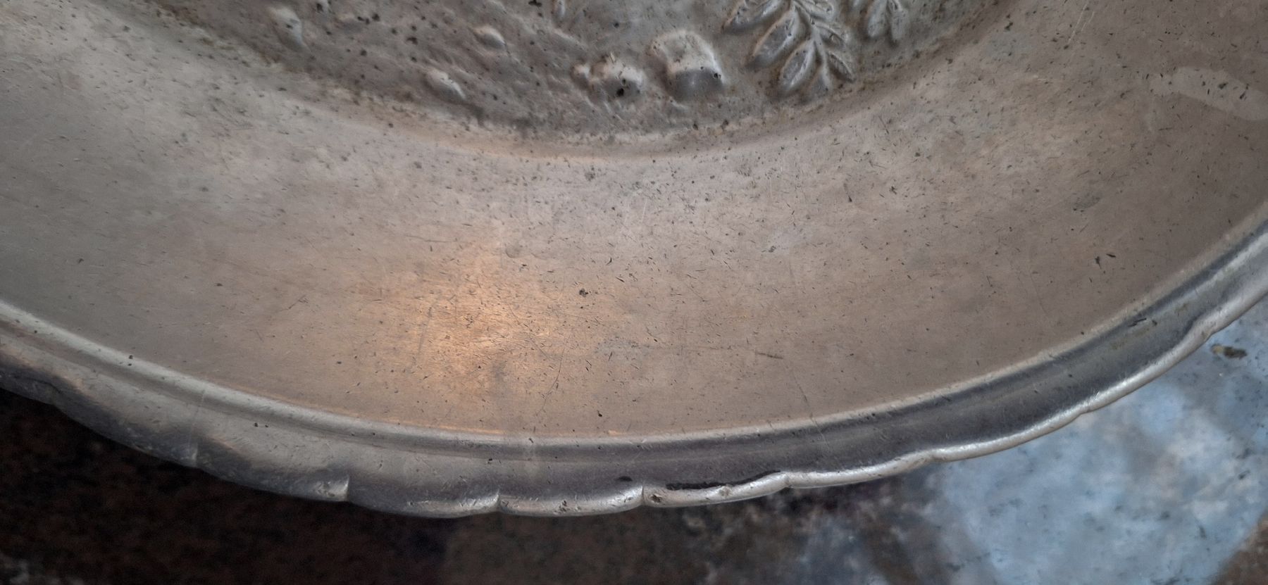 Piatti di portata: antikes Aluminium Tablett/Obst Schale Apel-Ernte – Usato da Emmenbrücke venduto da abu_9mj8 2