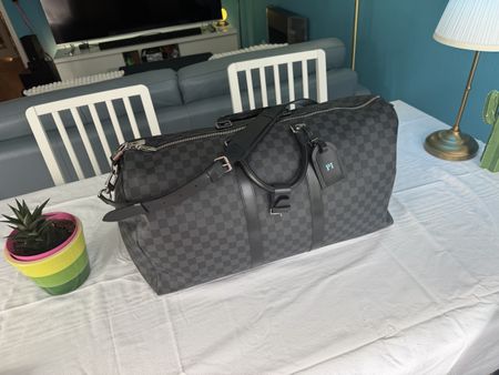 Sac de voyage à bandoulière Keepall 55 de Louis Vuitton