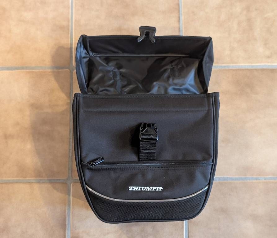 Sacs: Fahrrad Seitentasche von Triumph  – D'occasion à Höri par Makumba2 1