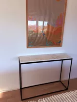 Eleganter Konsolentisch mit echter Marmorplatte