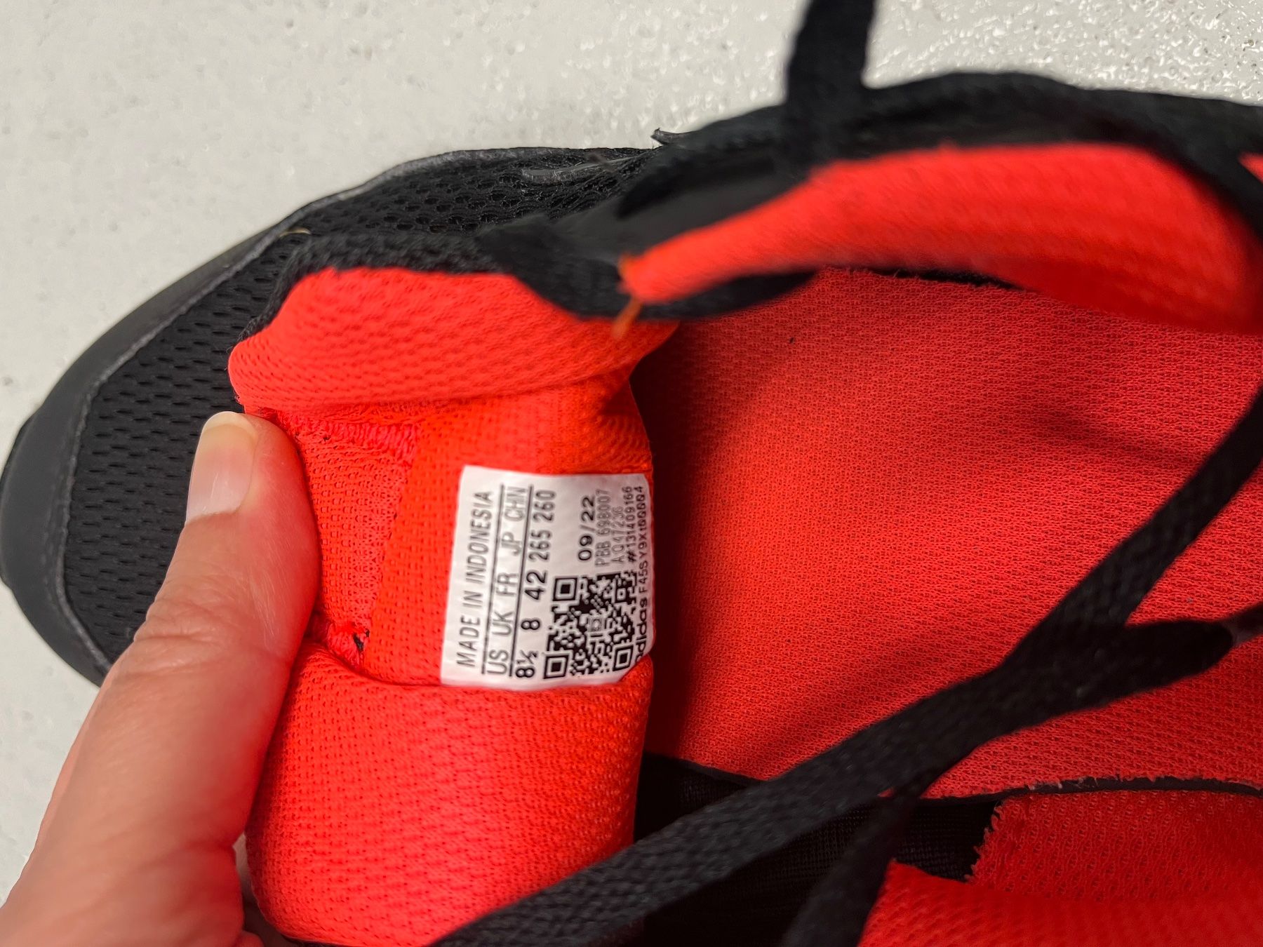 Adidas Scarpe da uomo: Adidas Sneaker Gr. 42, Schwarz/Rot – Usato da Waltenschwil venduto da MeKo8 4