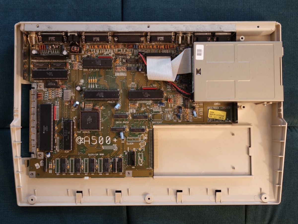 Commodore PCs: Commodore Amiga 500 – Gebraucht aus Bützberg von  5