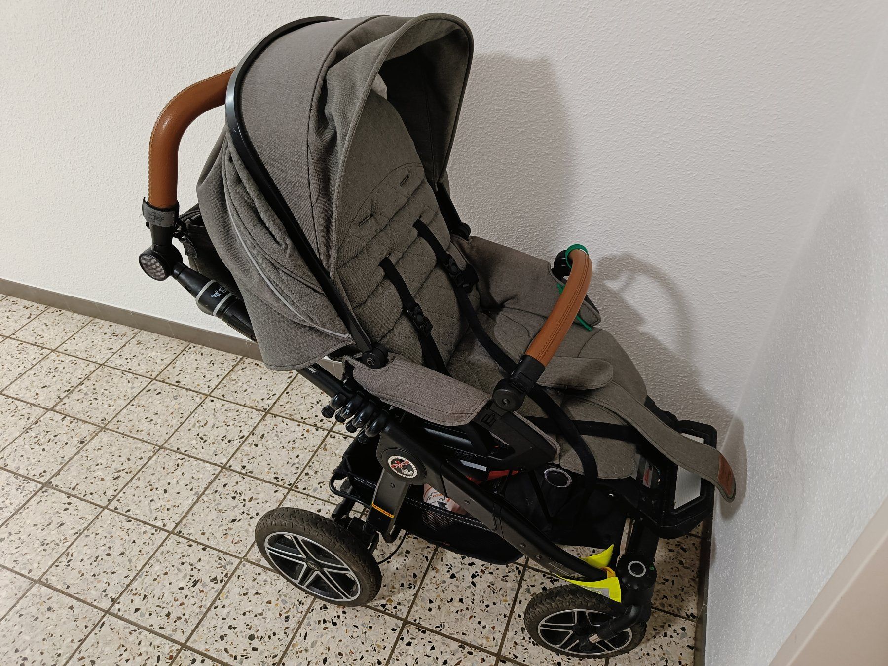 Carrozzine: Hartan R1 GTS HB Selection olive – Usato da Lenzburg venduto da Valflo02 1