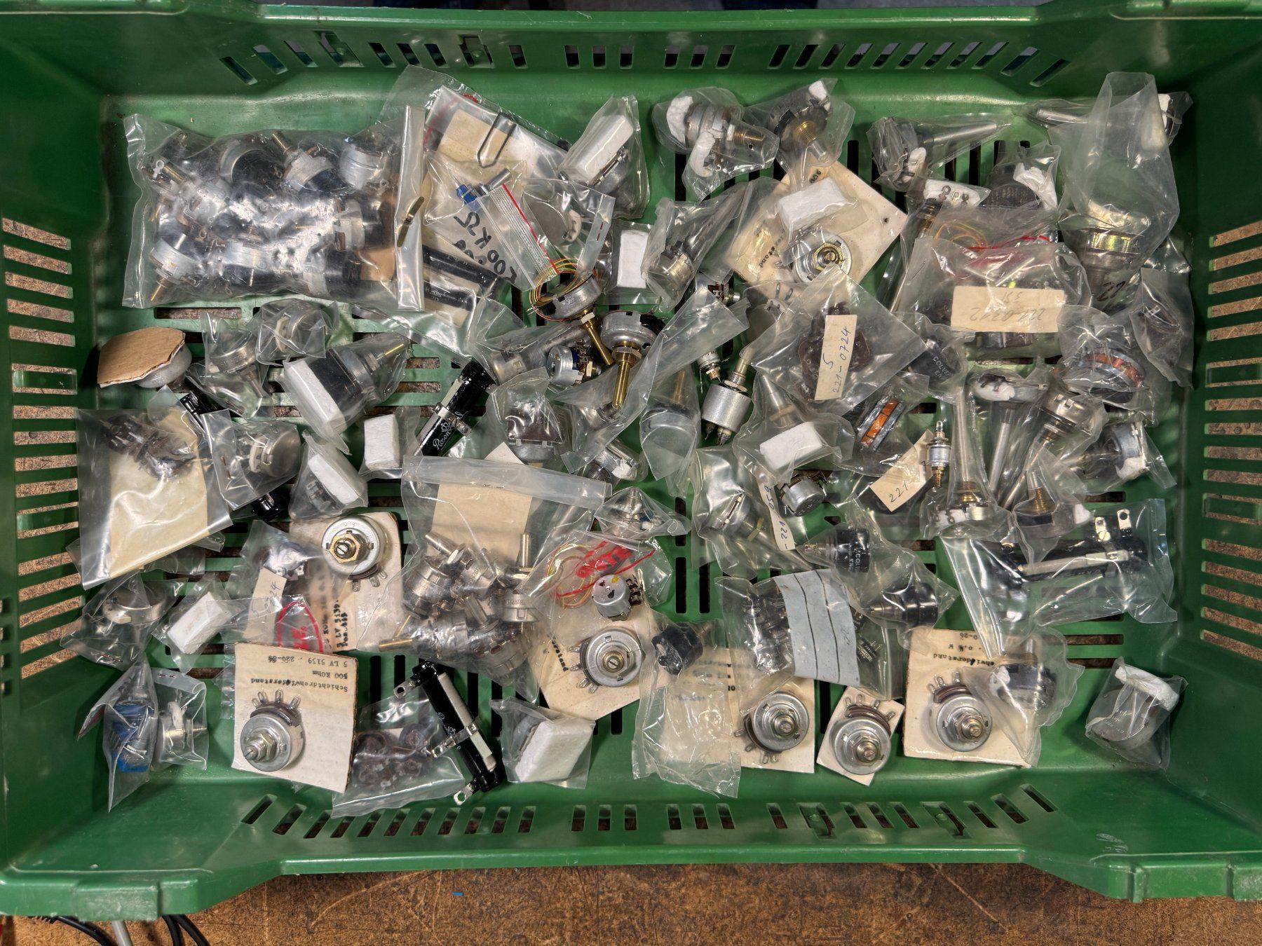 Elektronikbauteile: 100 Stück Potentiometer – Neu (gemäss Beschreibung) aus Ins von Revue-1000 1