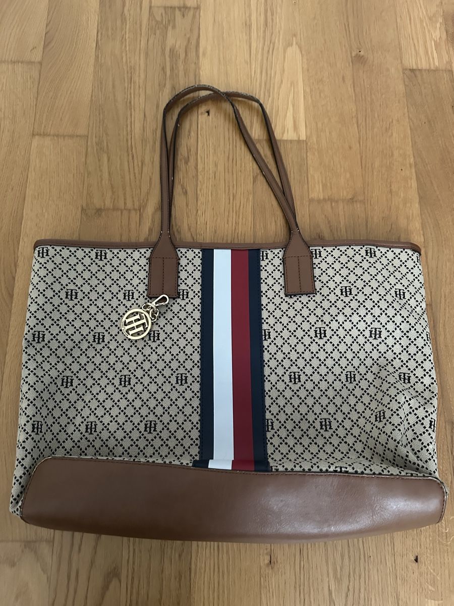 Tommy Hilfiger Borse da donna: Tommy Hilfiger Handtasche – Usato da Oensingen venduto da Widder2010r