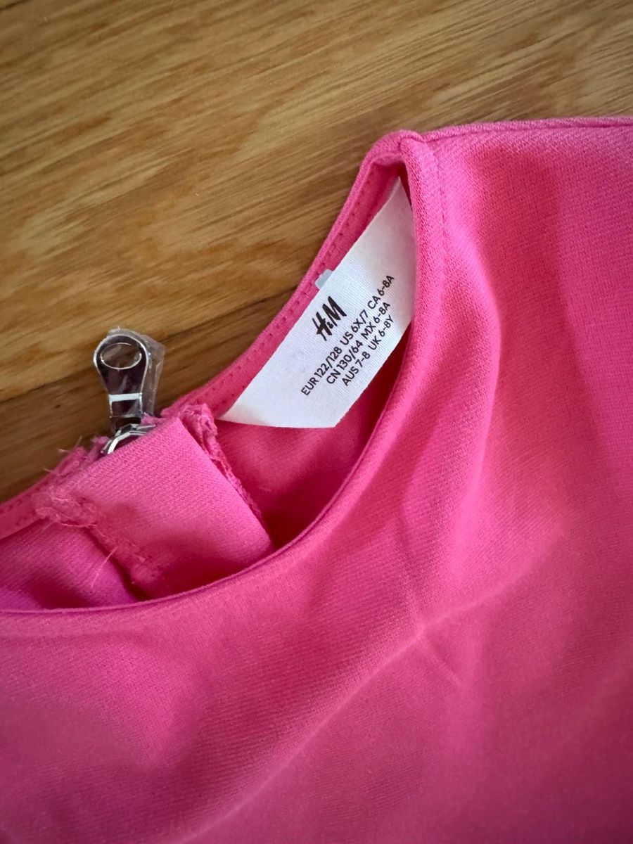 Lotti & Set di vestiti: Kleider für Mädchen plus zwei Tachen – Usato da Schlieren venduto da BIBOSA 3