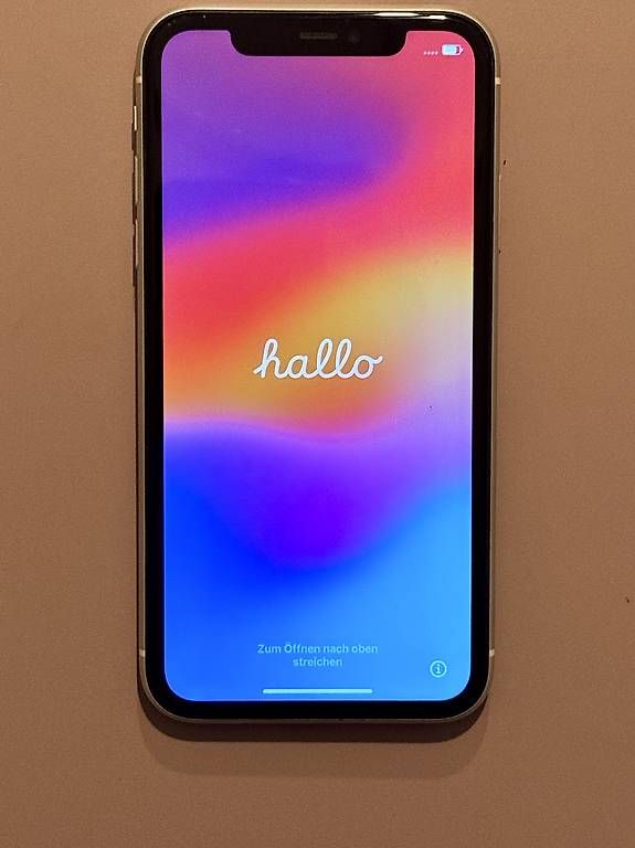 Apple Telefoni cellulari / Smartphones: iPhone 11 weiss 64GB – Usato da Basel venduto da seb_n 1