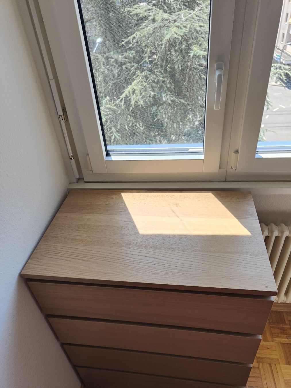 Cassettiere: Commode Malm IKEA 4 tiroirs - bon état  – Usato da Thônex venduto da elo_zwf5 2