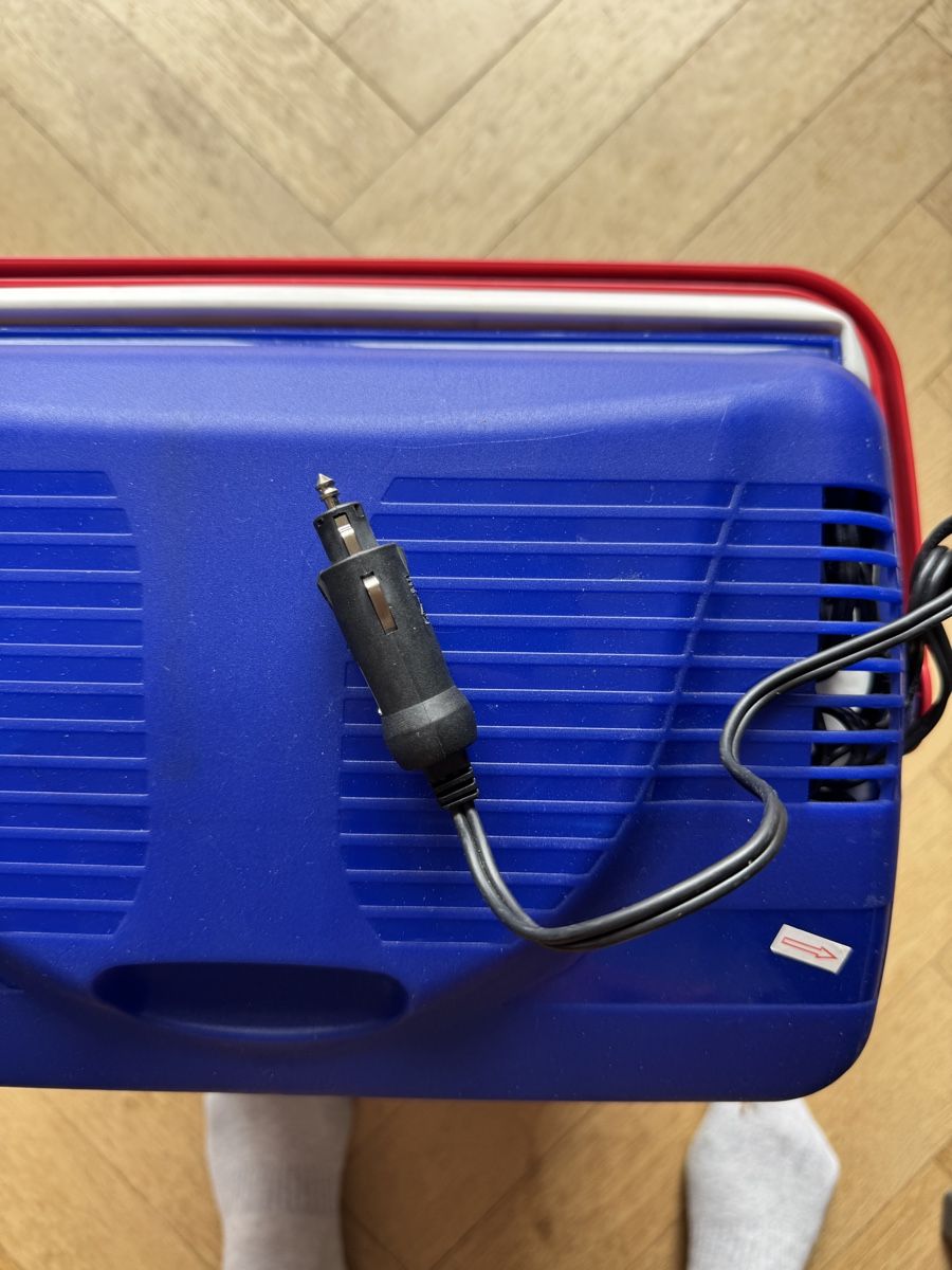 Réfrigérateurs et refroidissement: Elektrische Kühlbox fürs Auto – D'occasion à Fribourg par sam_657w 2