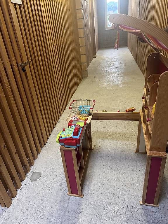 Giocattoli: Holz Marktstand mit Kasse – Usato da Kriens venduto da Eveline_Kriens 4