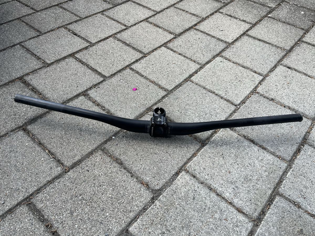 Race Face Pièces détachées: Yeti Handlebar + Race Face Stem – D'occasion à Rhäzüns par duudii 3