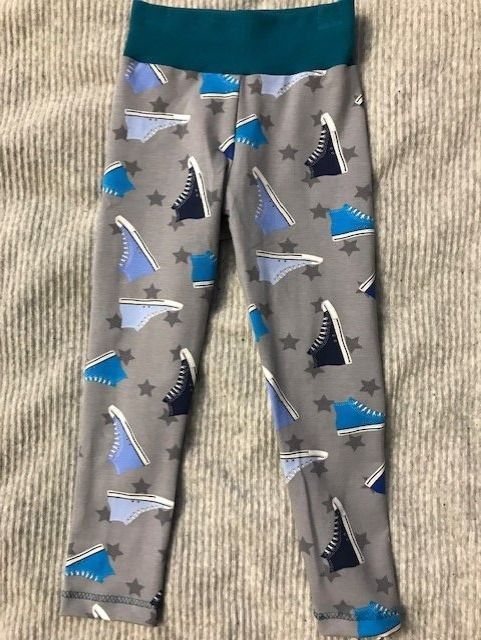 Collant & Leggings: Turnschuhe Leggings mit Bündchen Gr. 98 Neu – Nuovo e nell'imballaggio originale da Rietheim venduto da Nugger