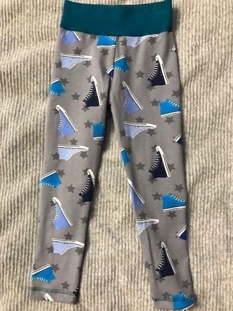 Turnschuhe Leggings mit Bündchen Gr. 98 Neu