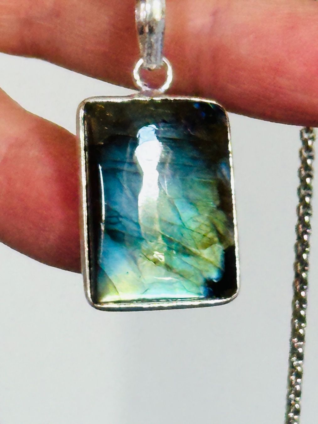 Catenine: Labradorite Gemstone Handmade Jewelry necklace – Nuovo e nell'imballaggio originale da Genève venduto da AGBERG