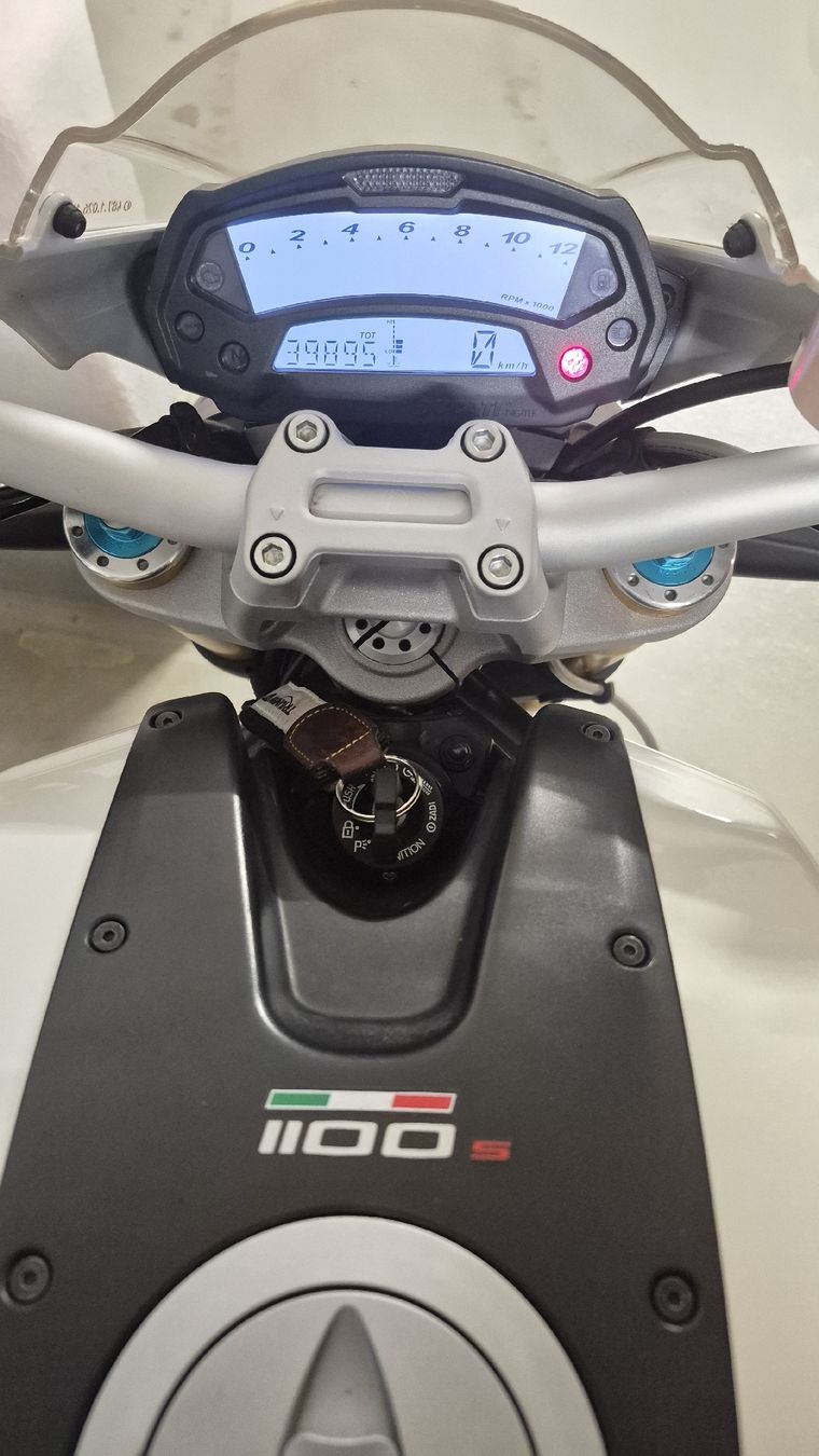 Ducati Strasse: Ducati Monster 1100S bianca  – Gebraucht aus Winterthur von Cilinu 5