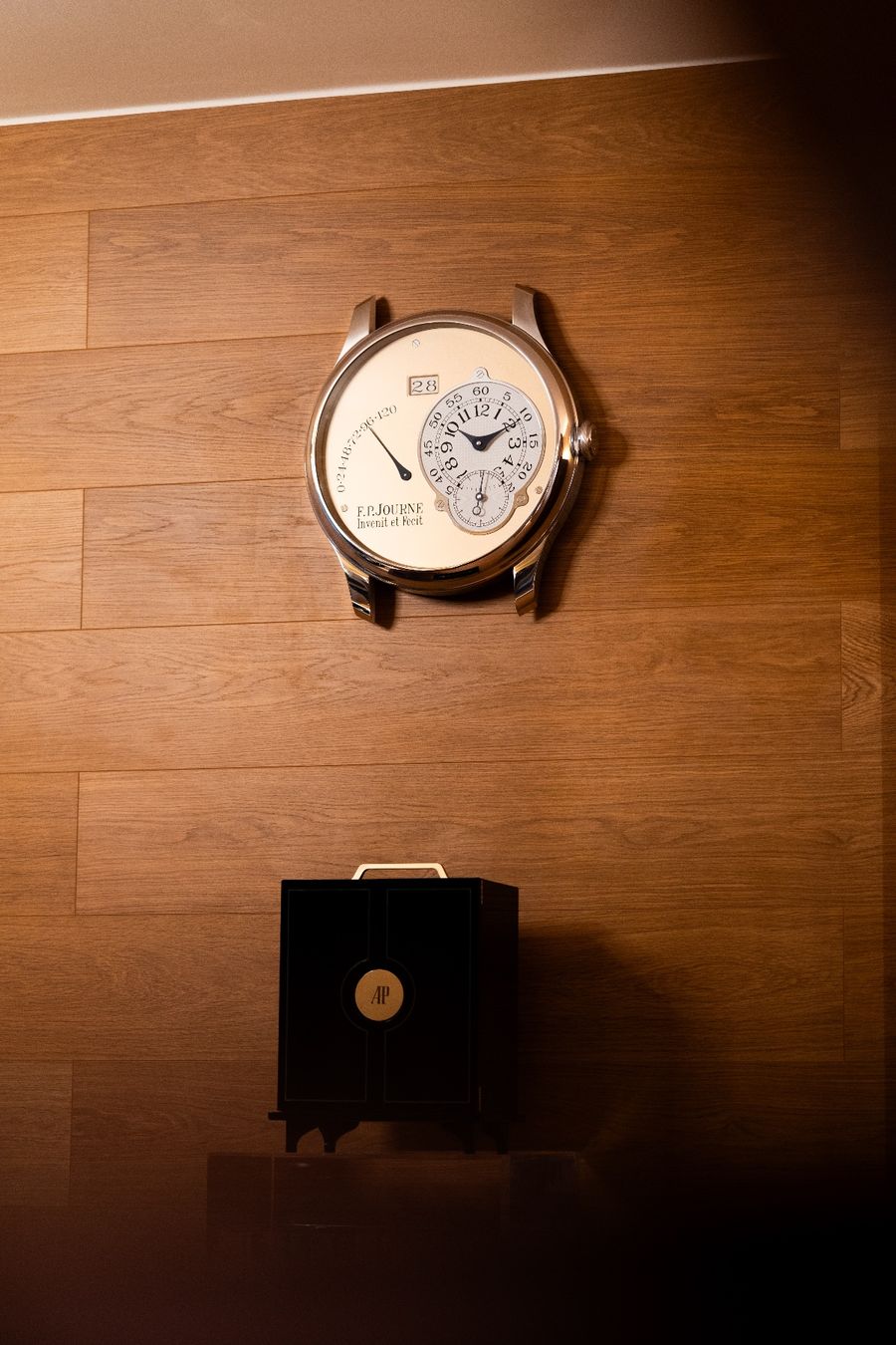 Orologi da terra & Orologi da parete: Wall clock FP Journe OCTA Reserve de marche NOS – Nuovo e nell'imballaggio originale da Genève venduto da aspaklariacollection 4