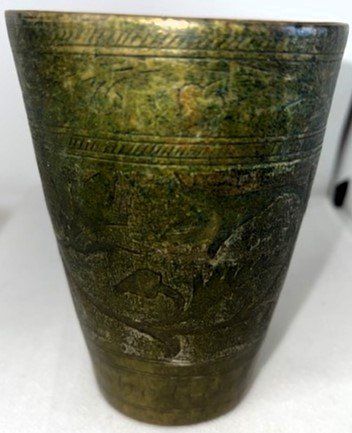 Tazze: Becher mit Gravuren Messing Antik – Usato da Lutzenberg venduto da Pinschi01