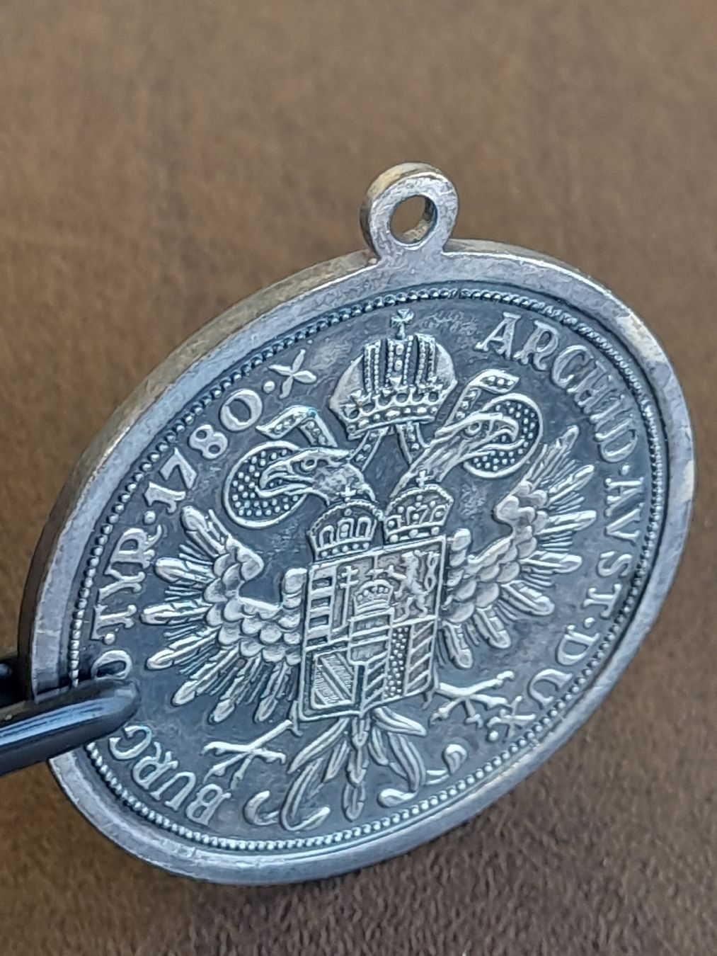 Pendentifs: Thaler Anhänger von 1780 – D'occasion à Basel par Basel_20 1