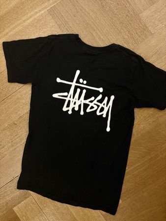 Stüssy T-Shirt schwarz mit Logo Grösse S gebraucht