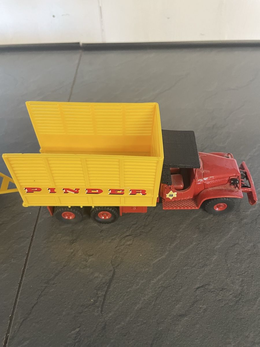 Dinky Toys Voitures modèles: Dinky Toys Pinder Circus 881 – Défectueux à Pratteln par efeu12 3