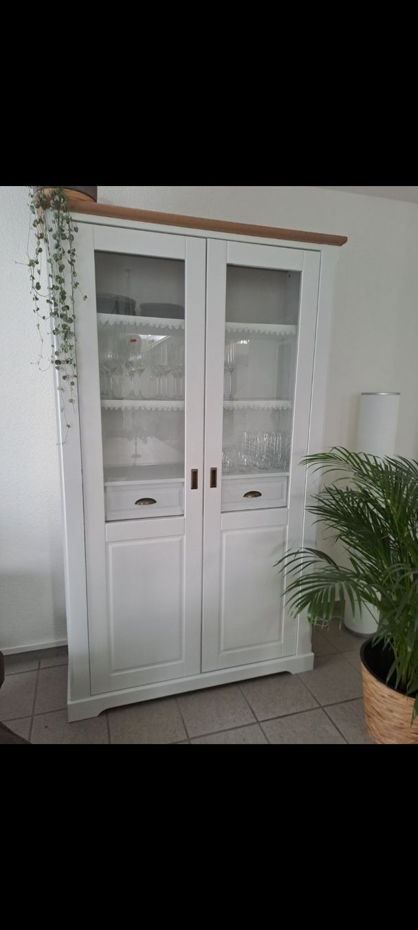 Vetrine: *Schöne Vitrine in weiss mit Holz* – Usato da Teufenthal AG venduto da Silbermond74