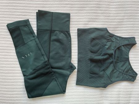 Ensemble sport femme leggins et brassière