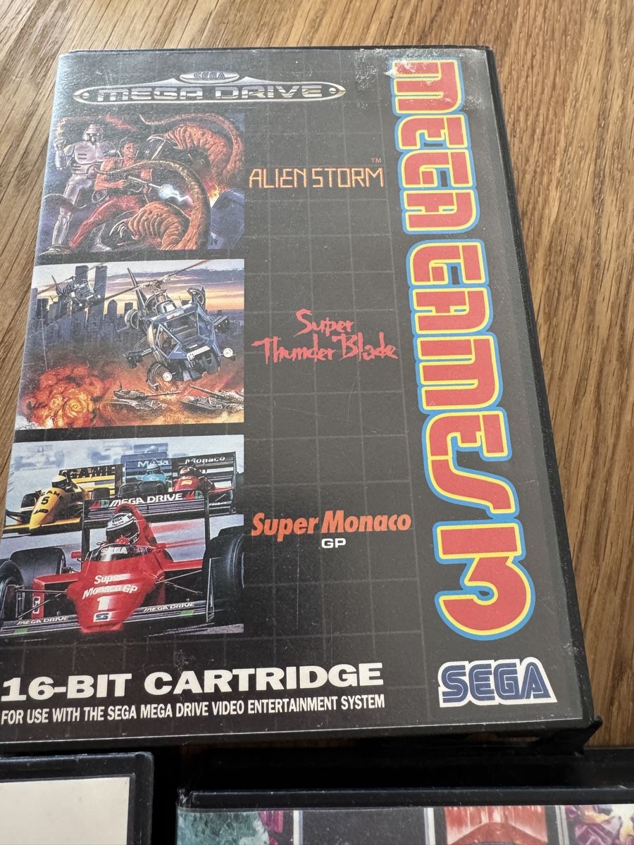 Sega Console: Sega Mega Drive II-Konsole mit Spielen & 2 Controller! – Usato da Tuggen venduto da 2012prague 4