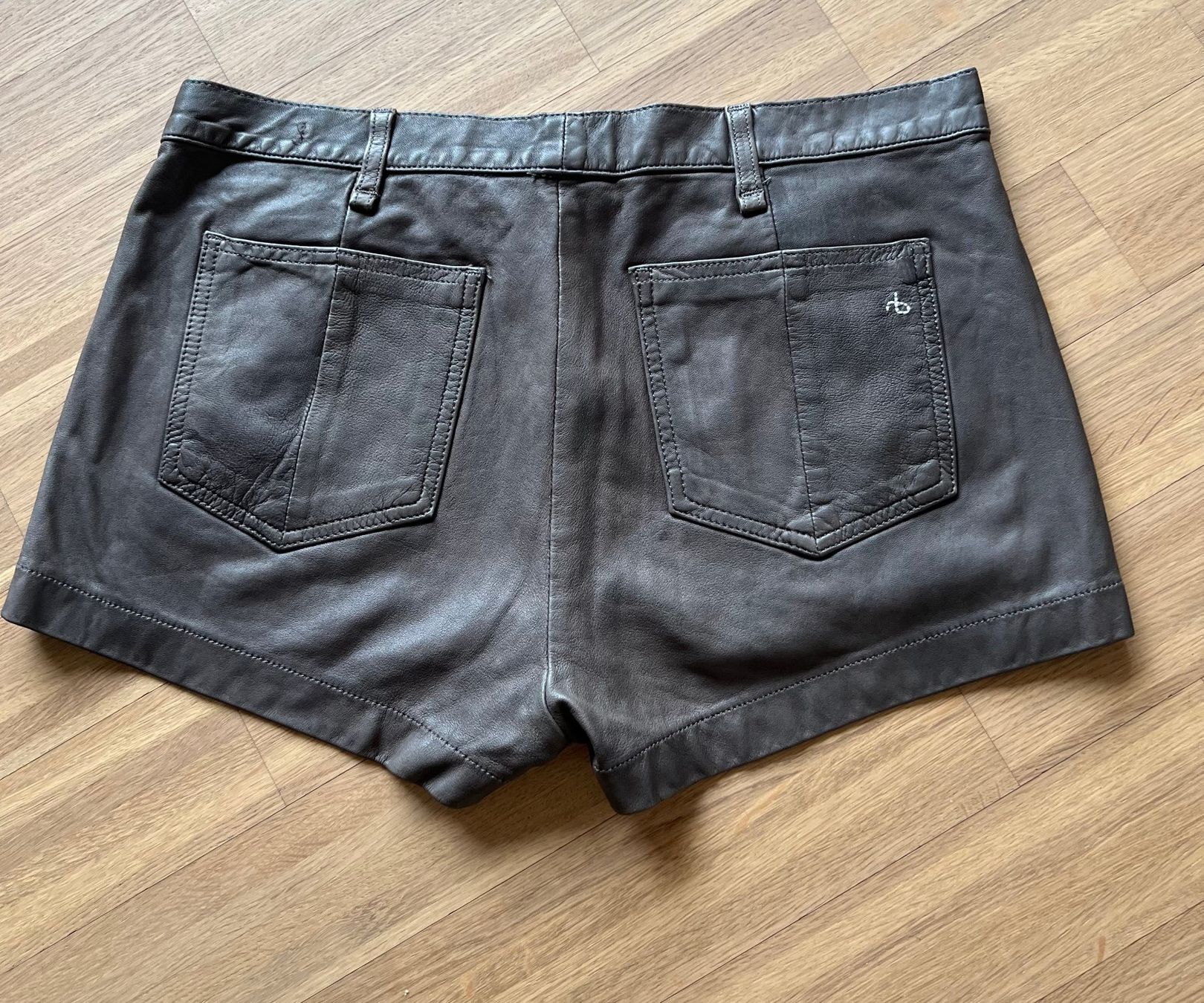 Pantaloni: Rag & Bone Lamm-Leder-Shorts – Nuovo (secondo la descrizione) da Zollikon venduto da Chica13.11. 1