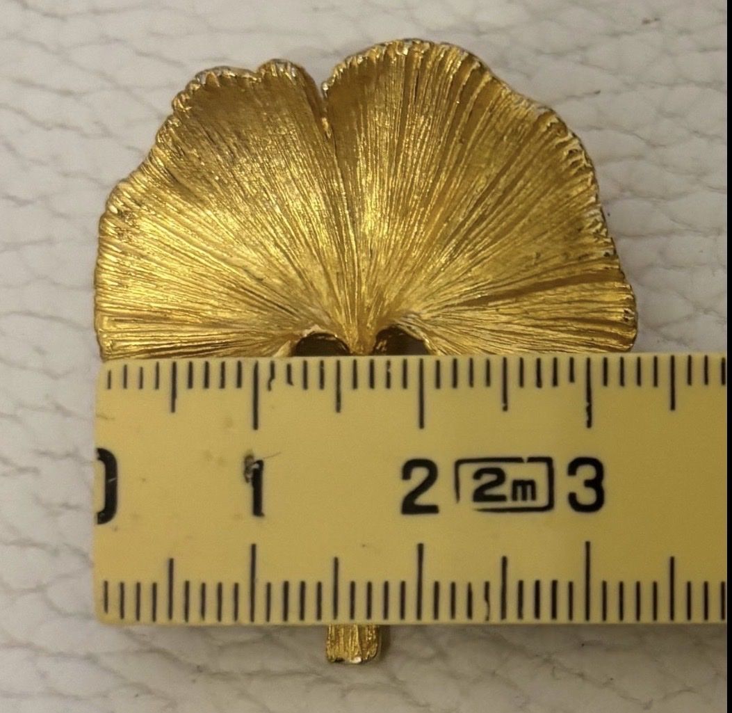 Spille & Fermagli: Broche feuille de ginkgo en plaqué or Mathieu Nancy – Nuovo (secondo la descrizione) da Genève venduto da ati_tj8f 7