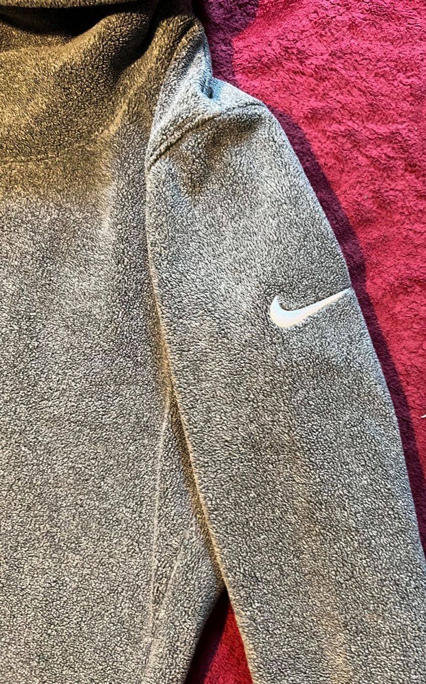 Nike Pullover & Sweatshirts: Nike Performance Fleecepullover – Gebraucht aus Zurich von Alinecnicolet 3