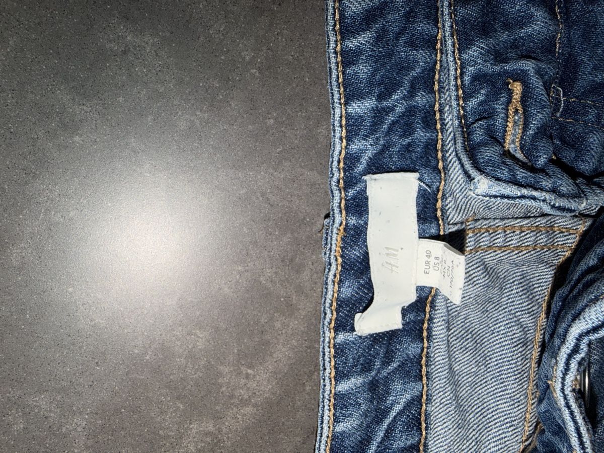 H&M Jeans: Mom Jeans – Gebraucht aus Schenkon von jul_vnk7 1