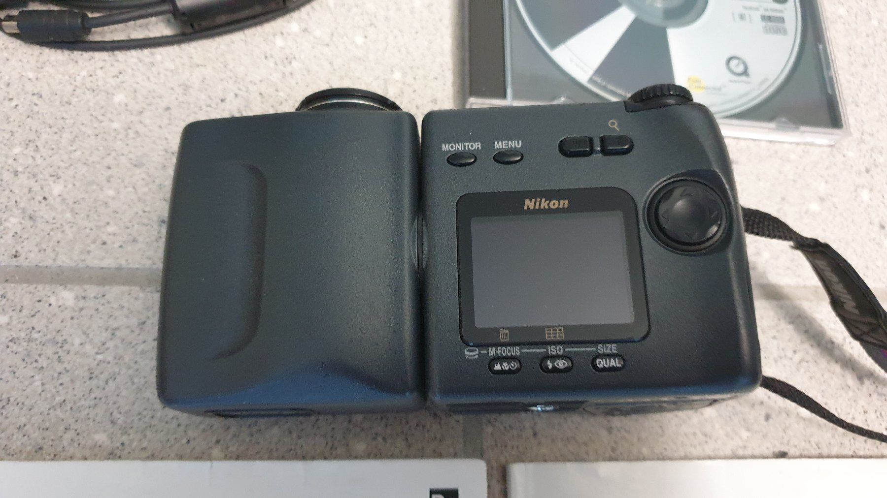 Nikon Appareil photo: Nikon COOLPIX 990 – D'occasion à Stäfa par Supertramp73 3